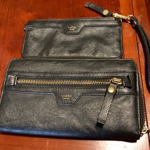 Women’s handbag and pocket set